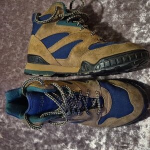 EUC Vintage Reebok Woman's Hiking Boot